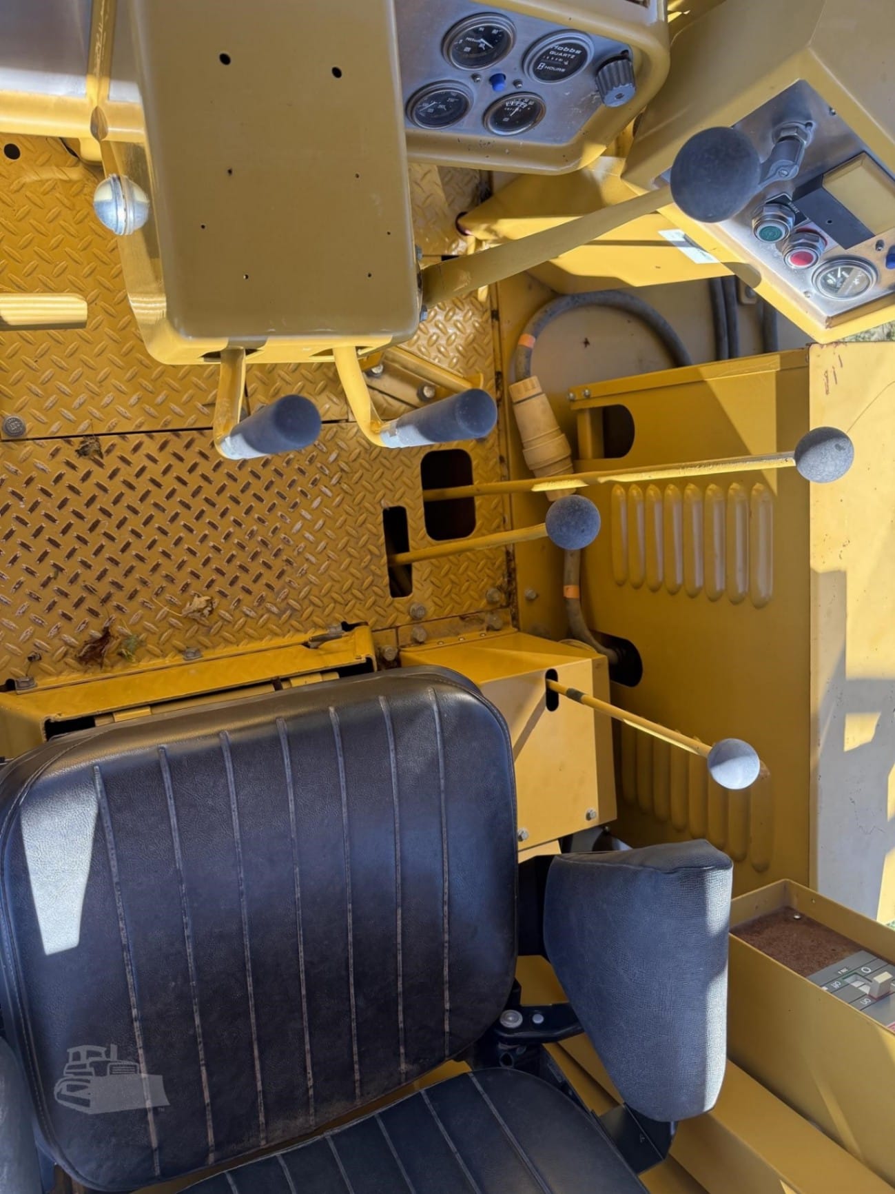 1972 Caterpillar D6C Dozers for sale in Mount Sterling, IL - listing photo 4 of 8