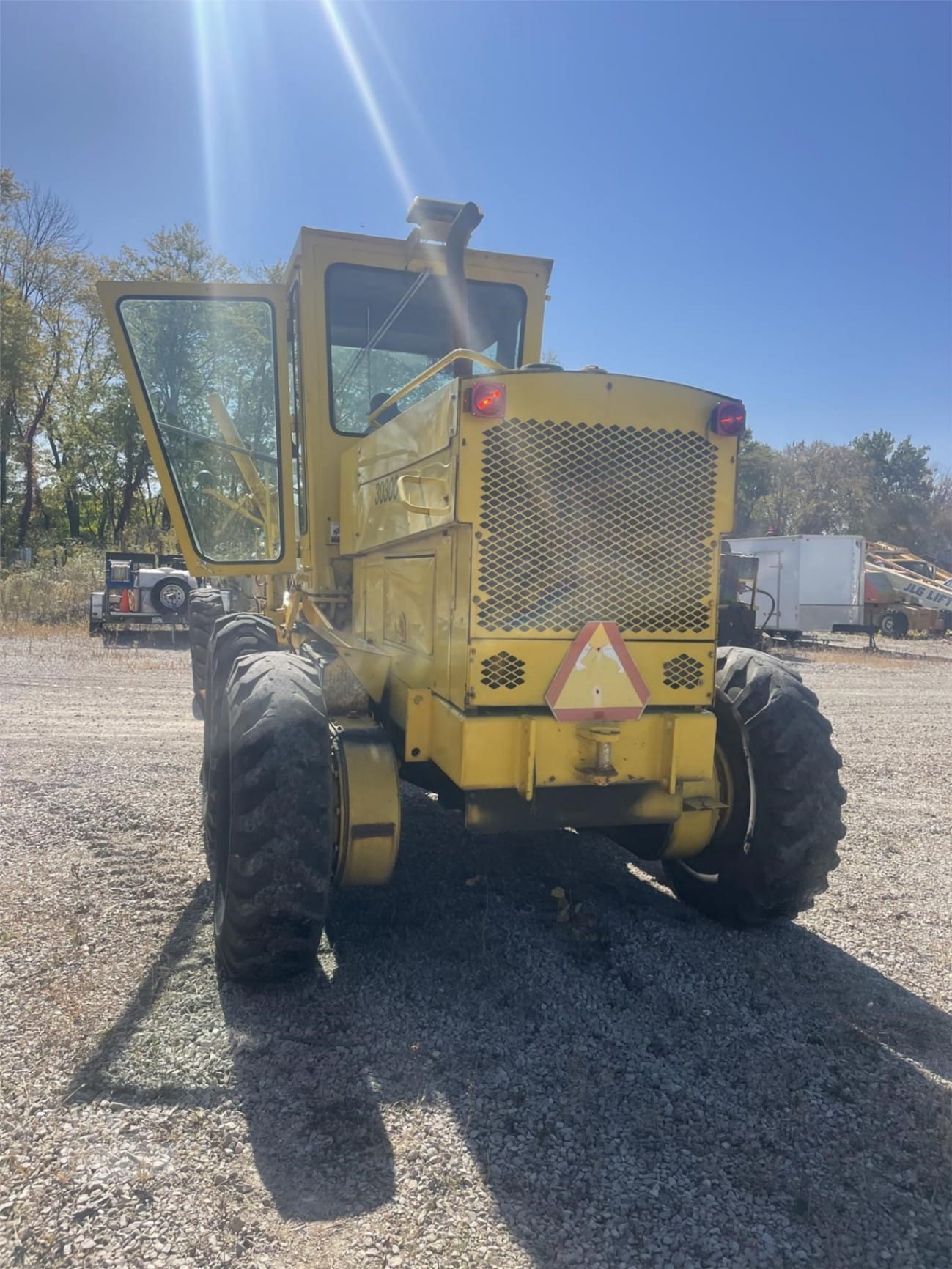1987 CHAMPION 710R Motor Graders for sale in Flat Rock, IN - primary listing photo of 7