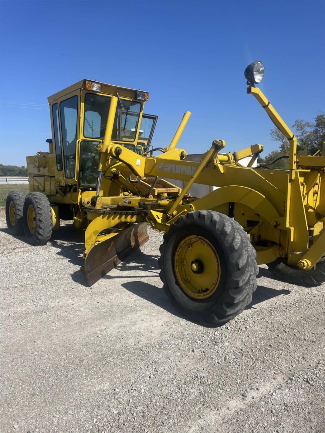 1987 CHAMPION 710R Motor Graders for sale in Flat Rock, IN - listing photo 3 of 7