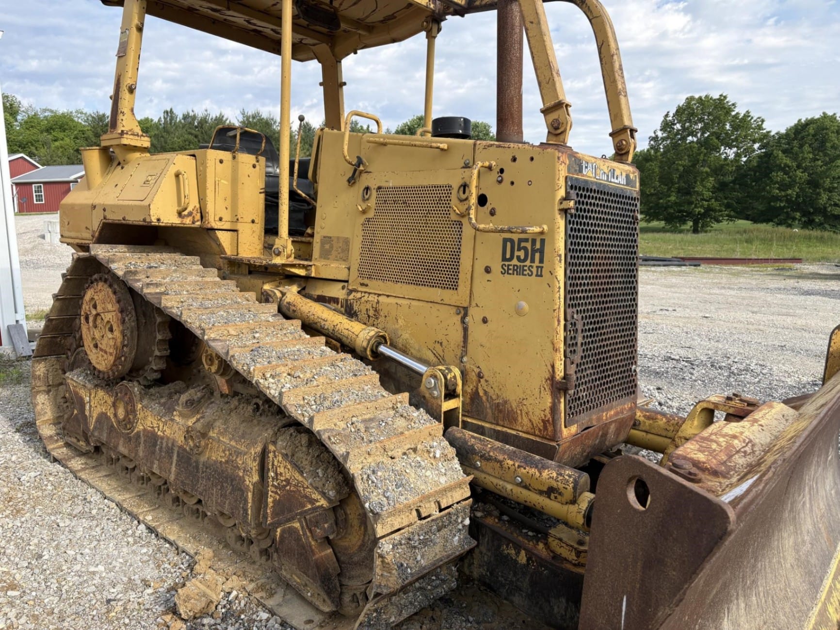 1991 Caterpillar D5H SERIES II Dozers for sale in Washington, IN - listing photo 4 of 8