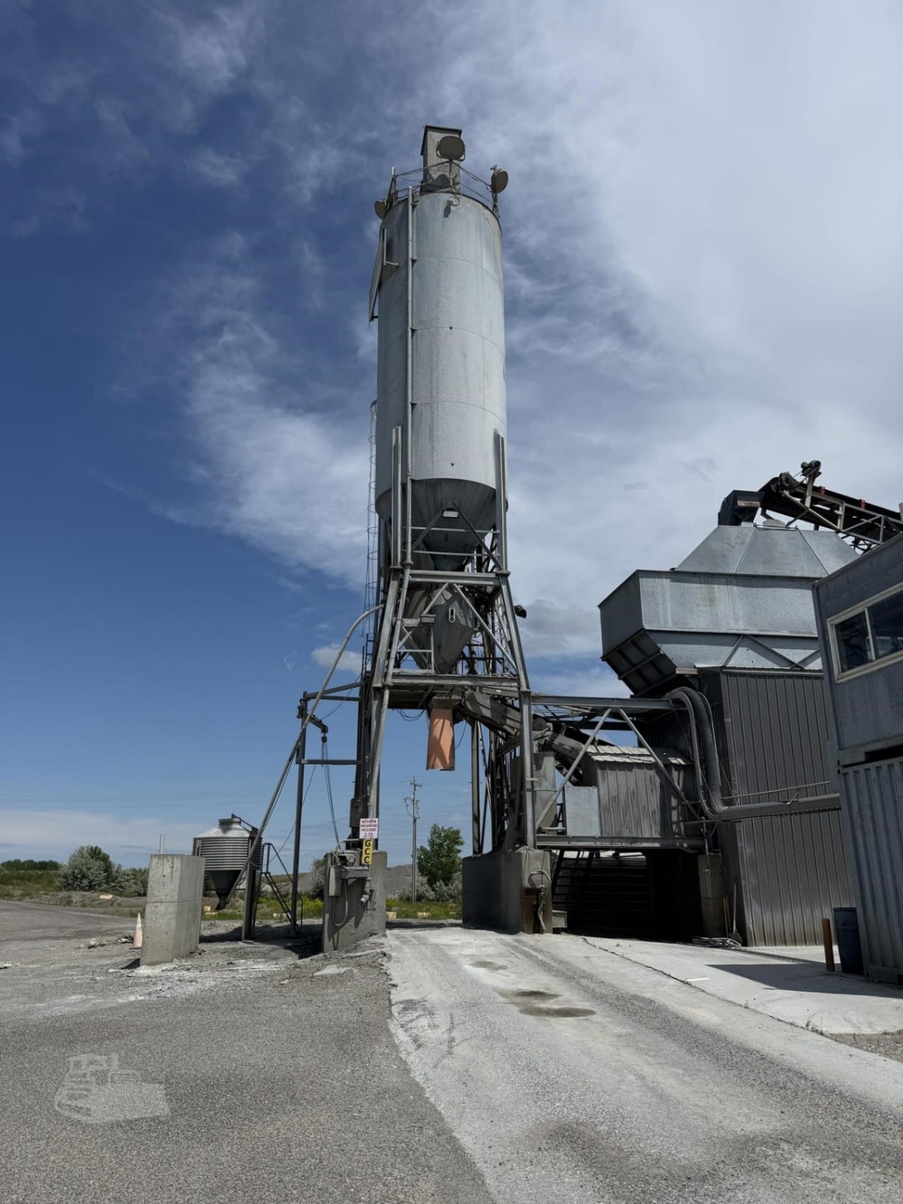 1992 McNeilus CONCRETE PLANT Concrete Plants for sale in Billings, MT - listing photo 2 of 8