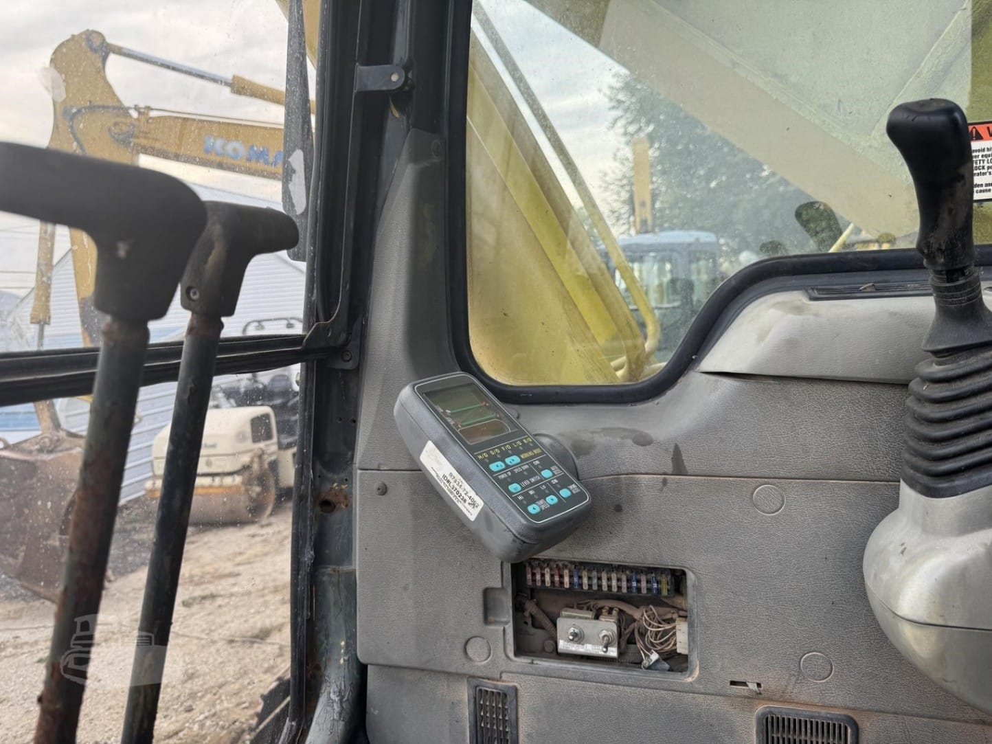 1996 Komatsu PC200 LC-6LC Excavators for sale in Salem, NJ - listing photo 9 of 9