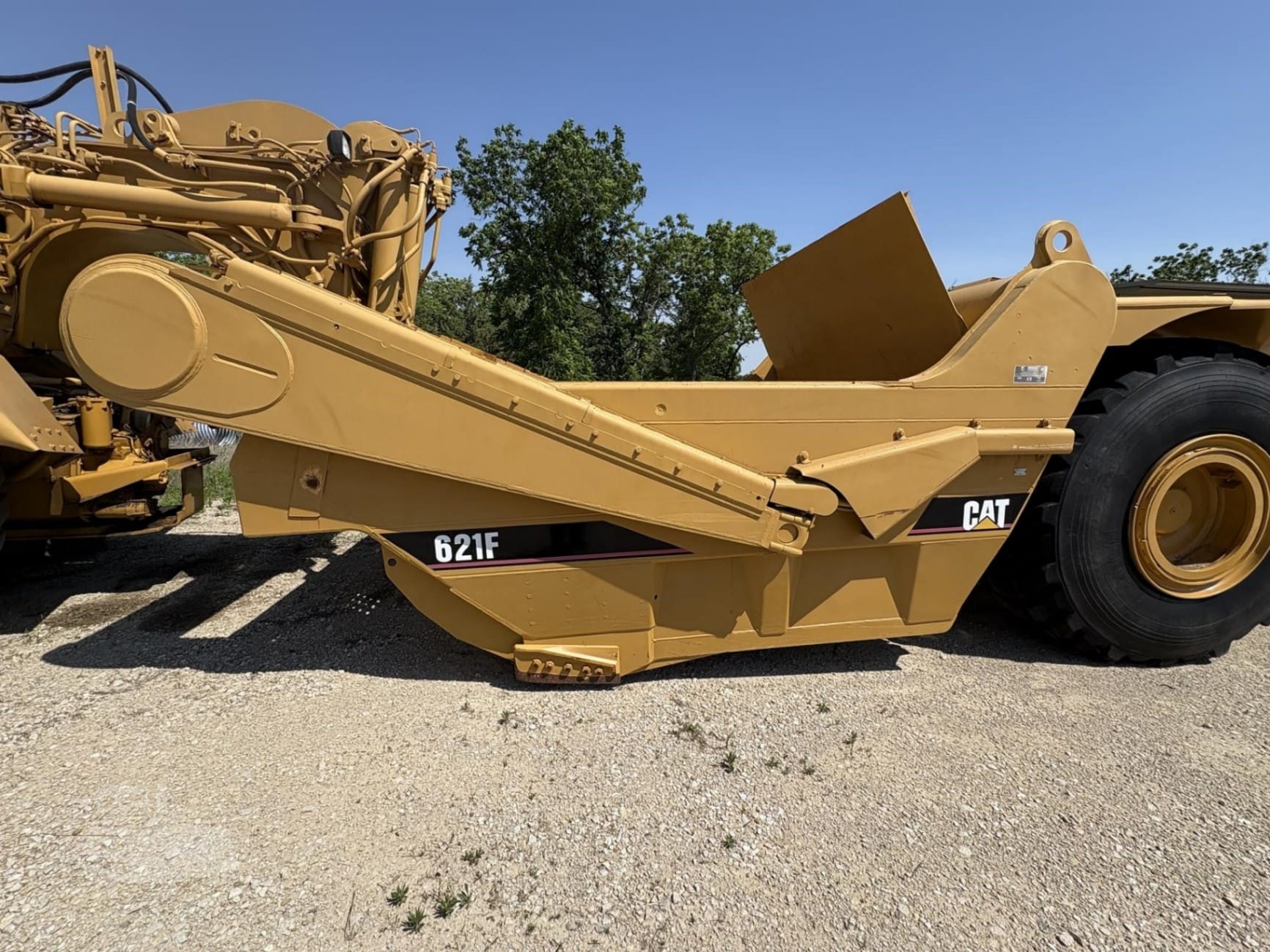 1997 Caterpillar 621F Scrapers for sale in Wamego, KS - listing photo 4 of 8
