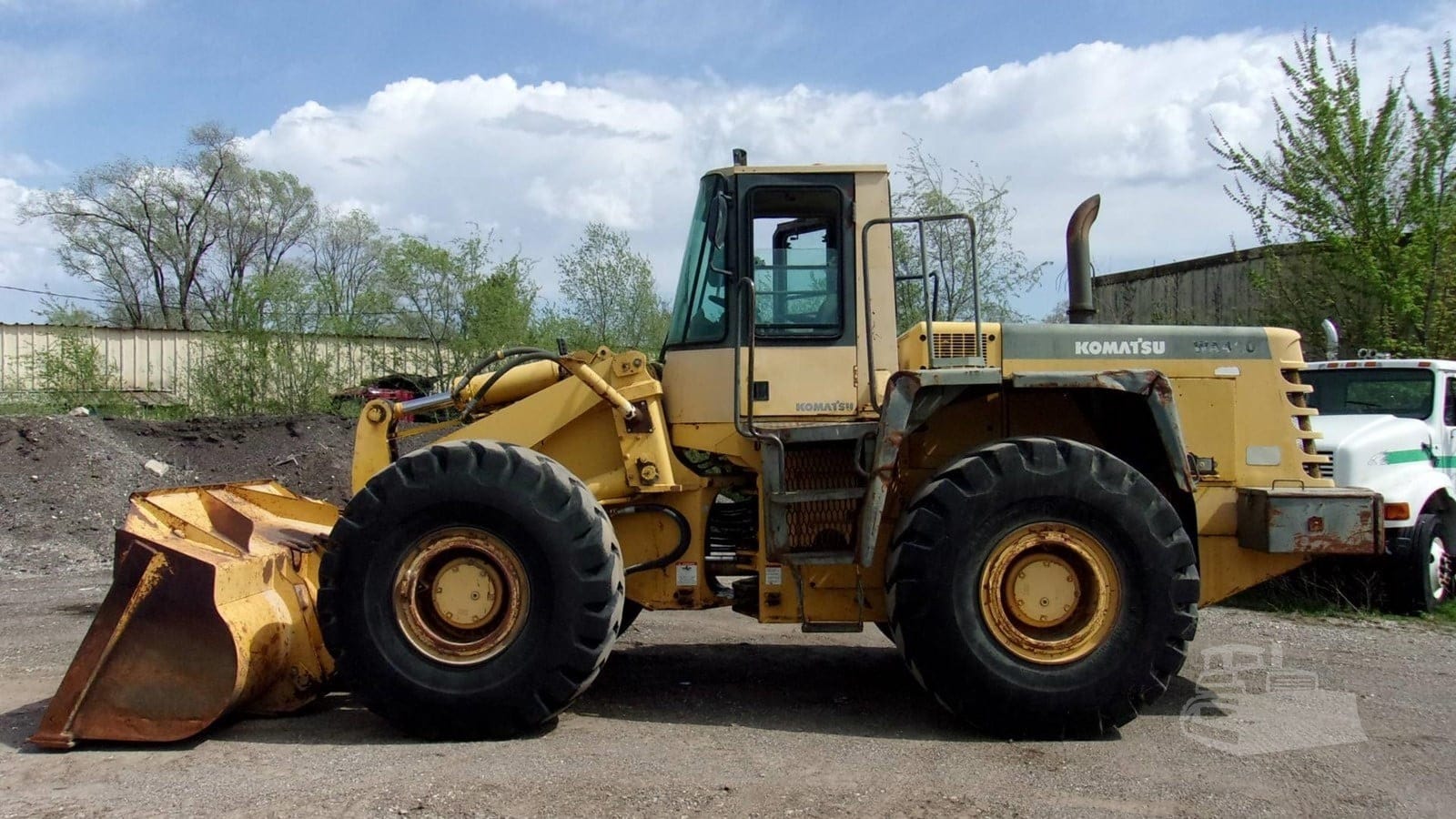 1998 Komatsu WA420-3L Wheel Loaders for sale in Galva, IL - listing photo 3 of 8