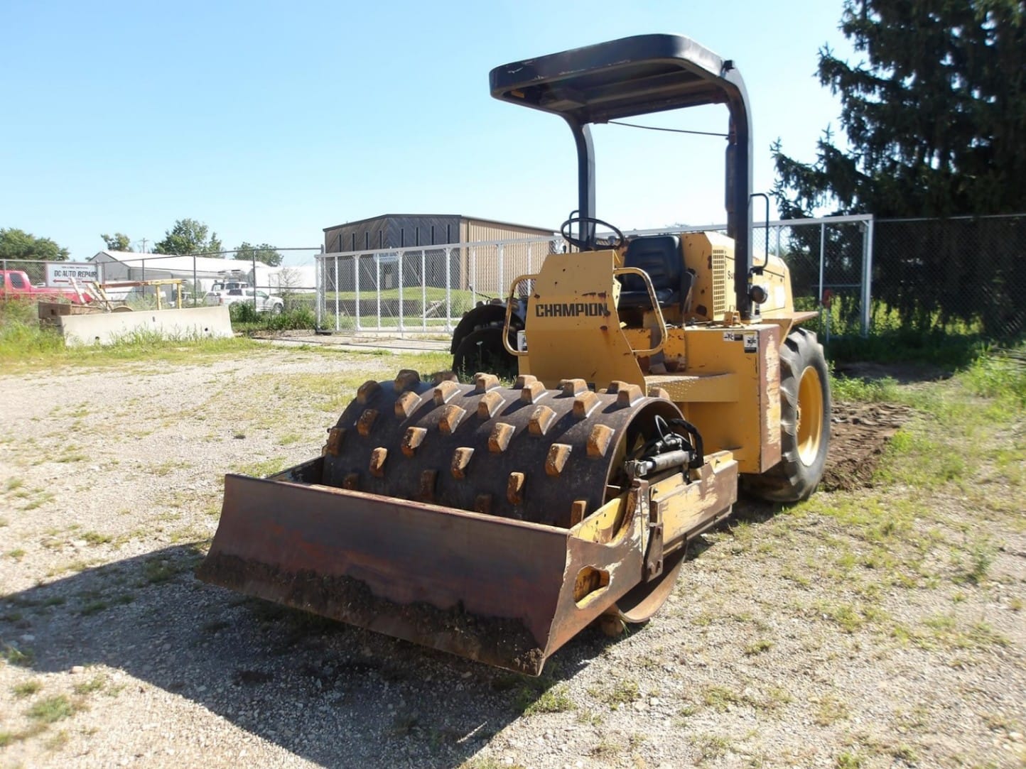 1998 Superpac 600P Padfoot Trench Compaction for sale in Cedar Rapids, IA - listing photo 4 of 8