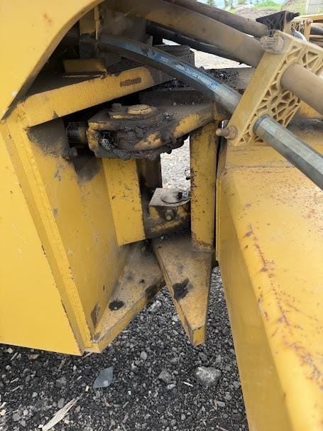 1999 Caterpillar CS-563C Smooth Drum Rollers for sale in Rochester, NY - listing photo 7 of 10