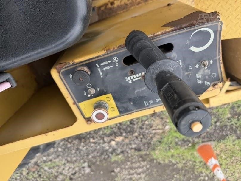 1999 Caterpillar CS-563C Smooth Drum Rollers for sale in Rochester, NY - listing photo 10 of 10