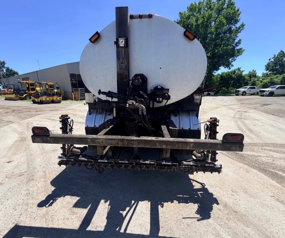 2000 Etnyre 1750 Asphalt Distributor Truck for sale in City, MO - listing photo 4 of 5