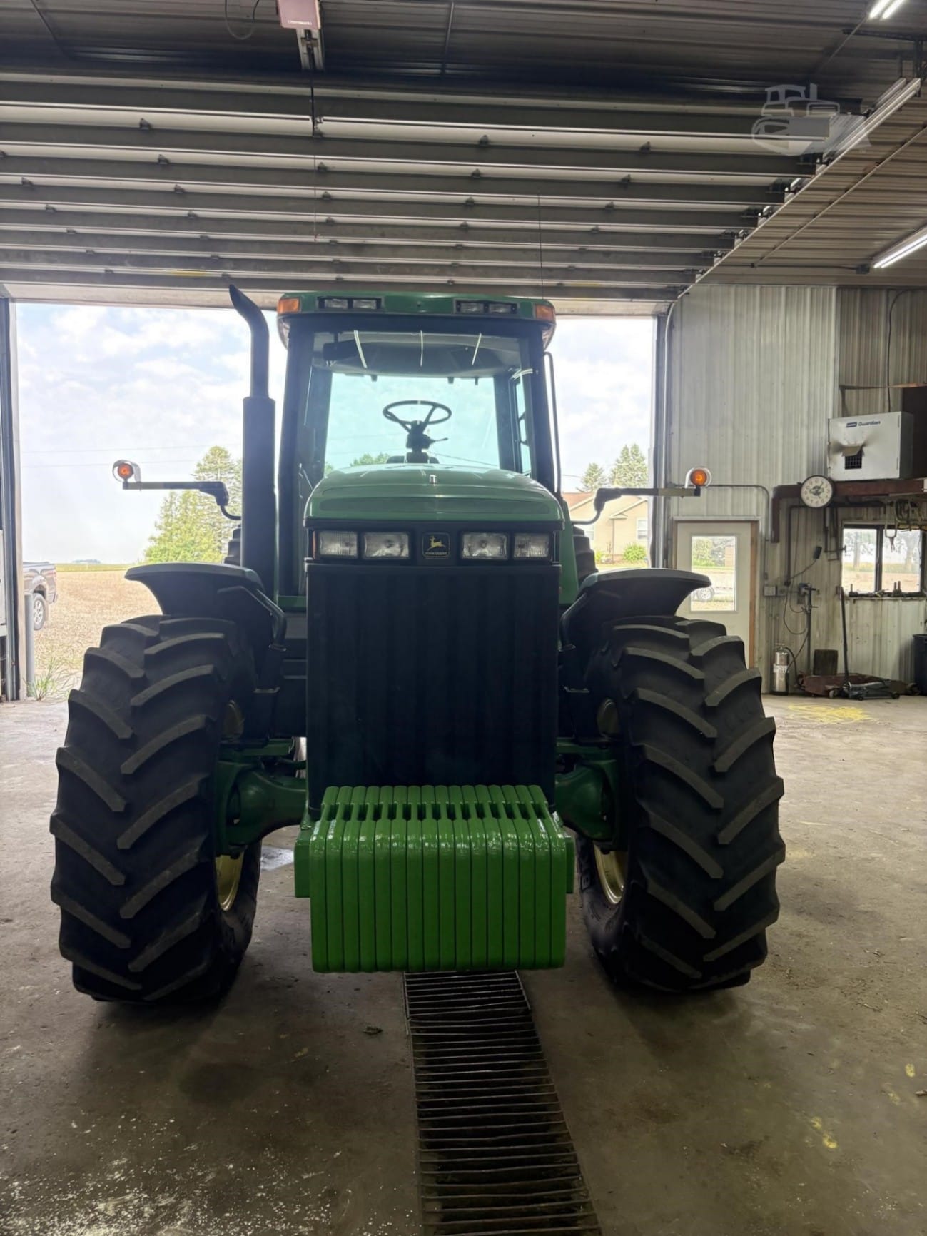 2000 John Deere 8310 Field Tractors Power for sale in Buffalo Center, IA - listing photo 2 of 10