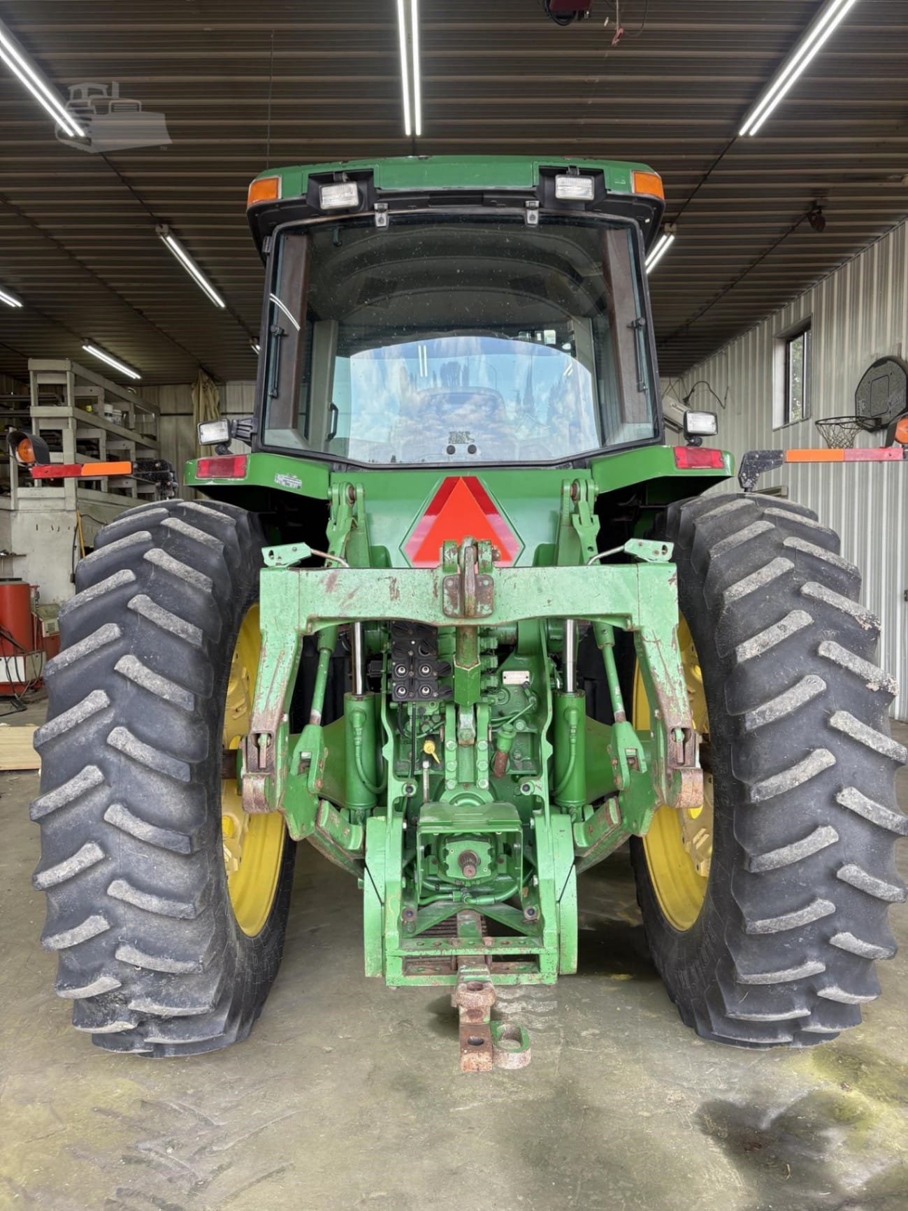 2000 John Deere 8310 Field Tractors Power for sale in Buffalo Center, IA - listing photo 3 of 10