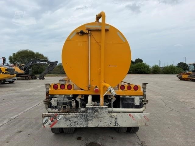2002 Mack RD686S Water Truck for sale in Omaha, NE - listing photo 4 of 8
