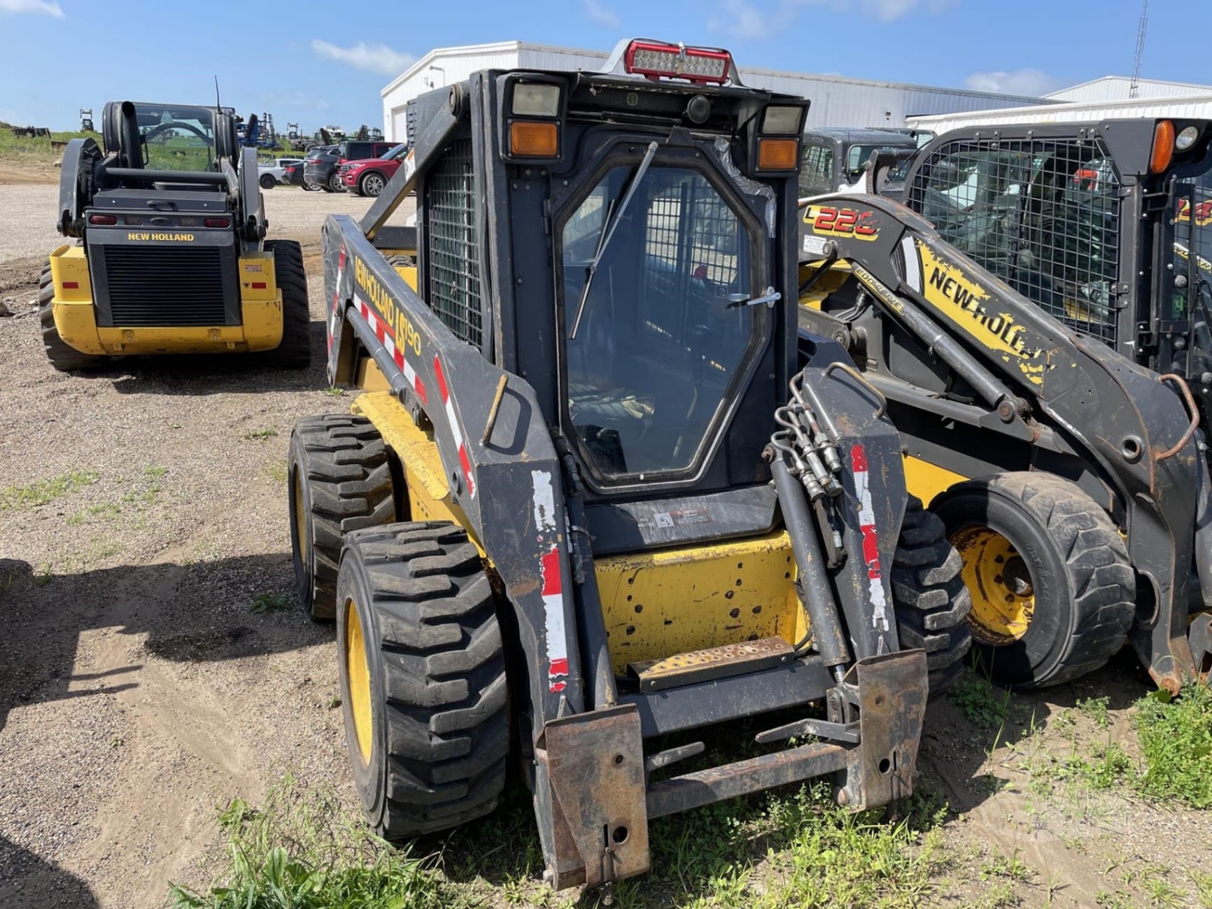 2003 New Holland LS190 Skid Steer Loaders for sale in Edgewood, IA - listing photo 2 of 8