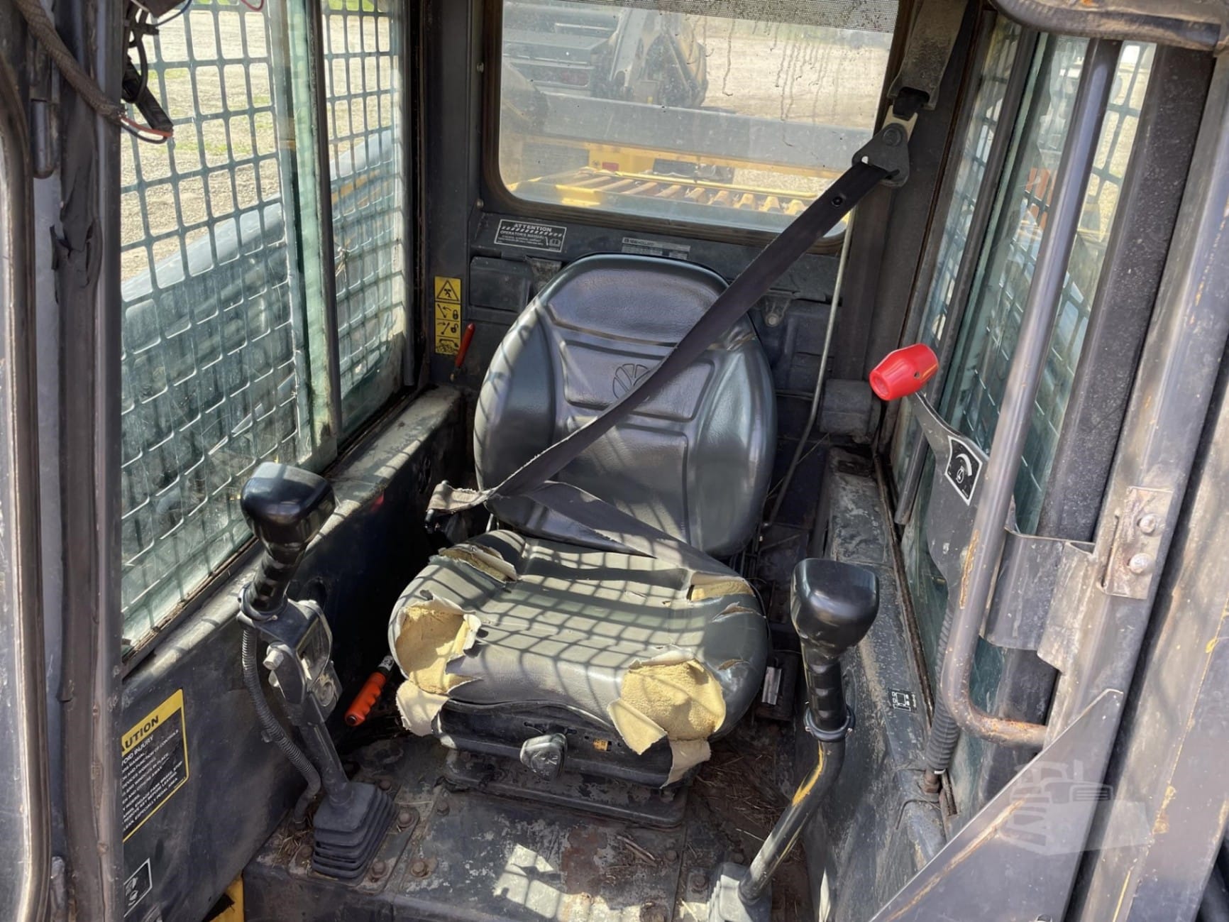 2003 New Holland LS190 Skid Steer Loaders for sale in Edgewood, IA - listing photo 8 of 8