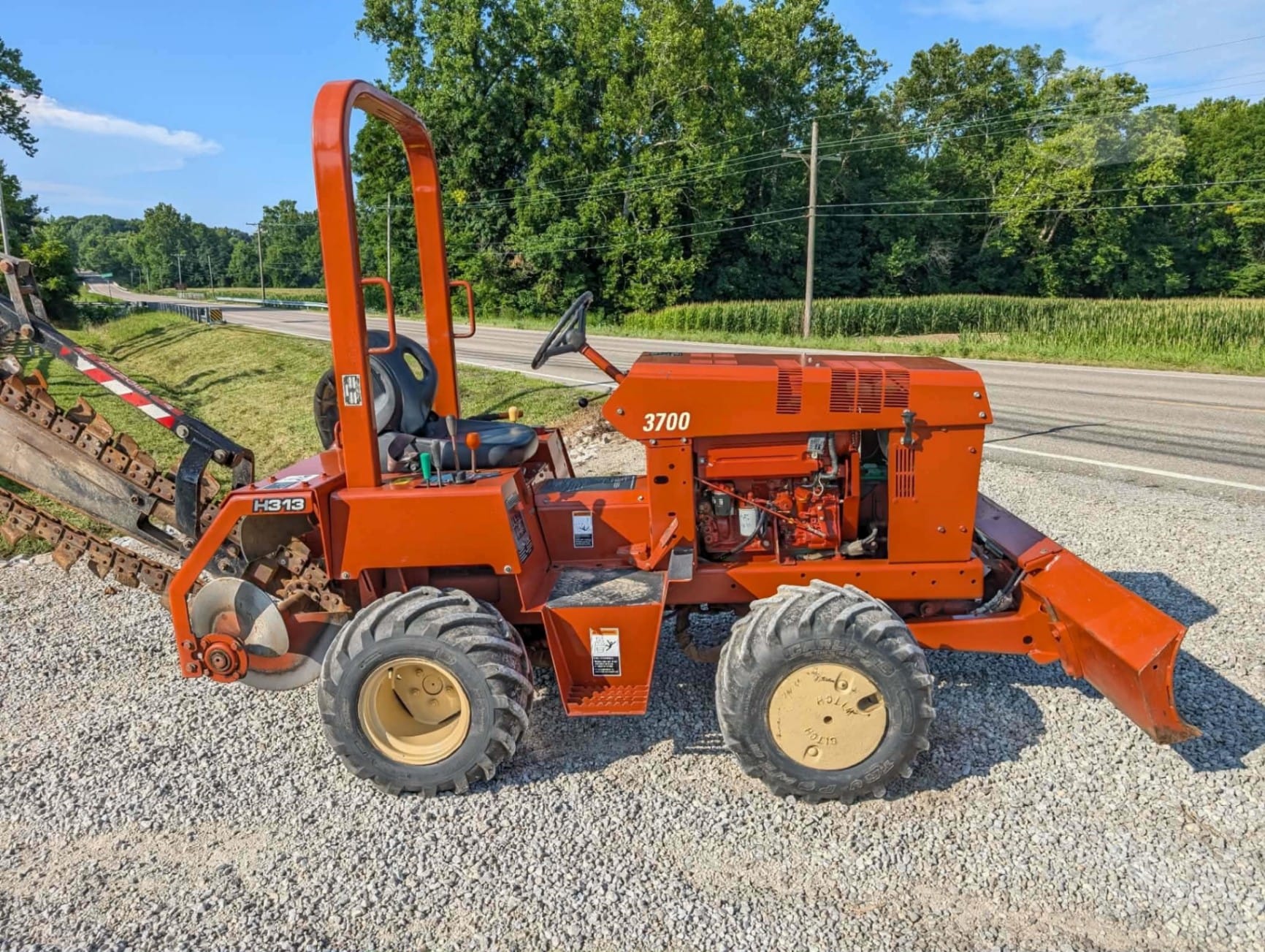 2004 Ditch Witch 3700 Trenchers for sale in City, IN - primary listing photo of 8