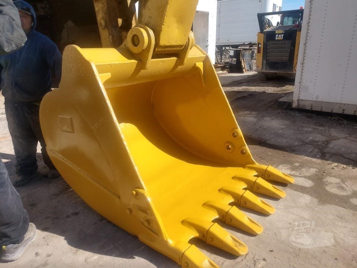 2005 Caterpillar 330CL Excavators for sale in Waterloo, NE - listing photo 5 of 8