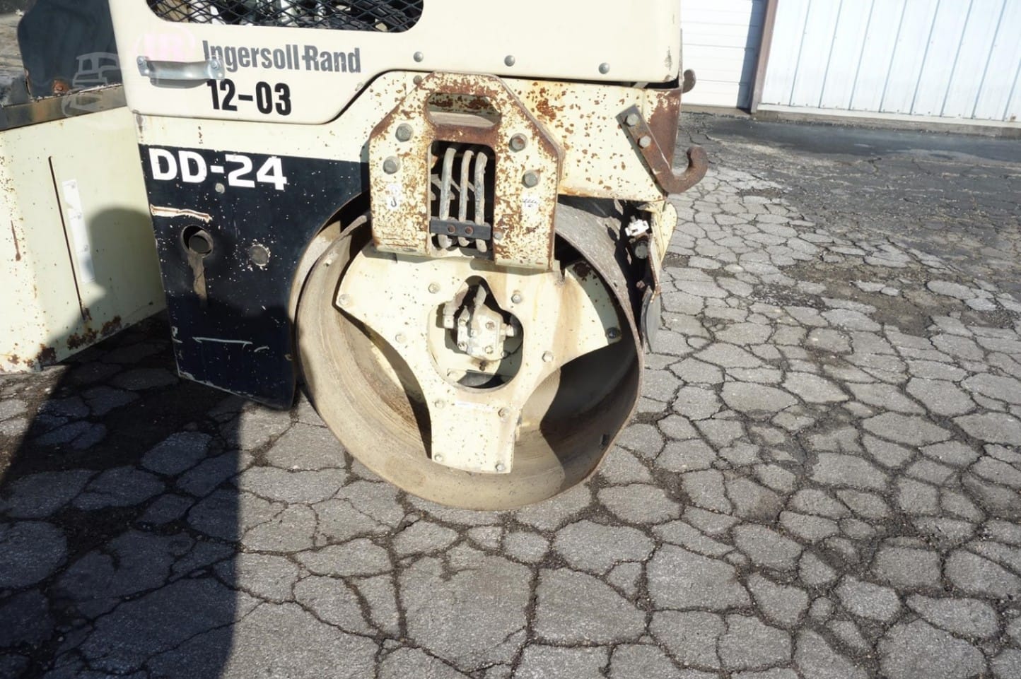 2005 Ingersoll-Rand DD24 Compaction for sale in Cedar Rapids, IA - listing photo 4 of 8
