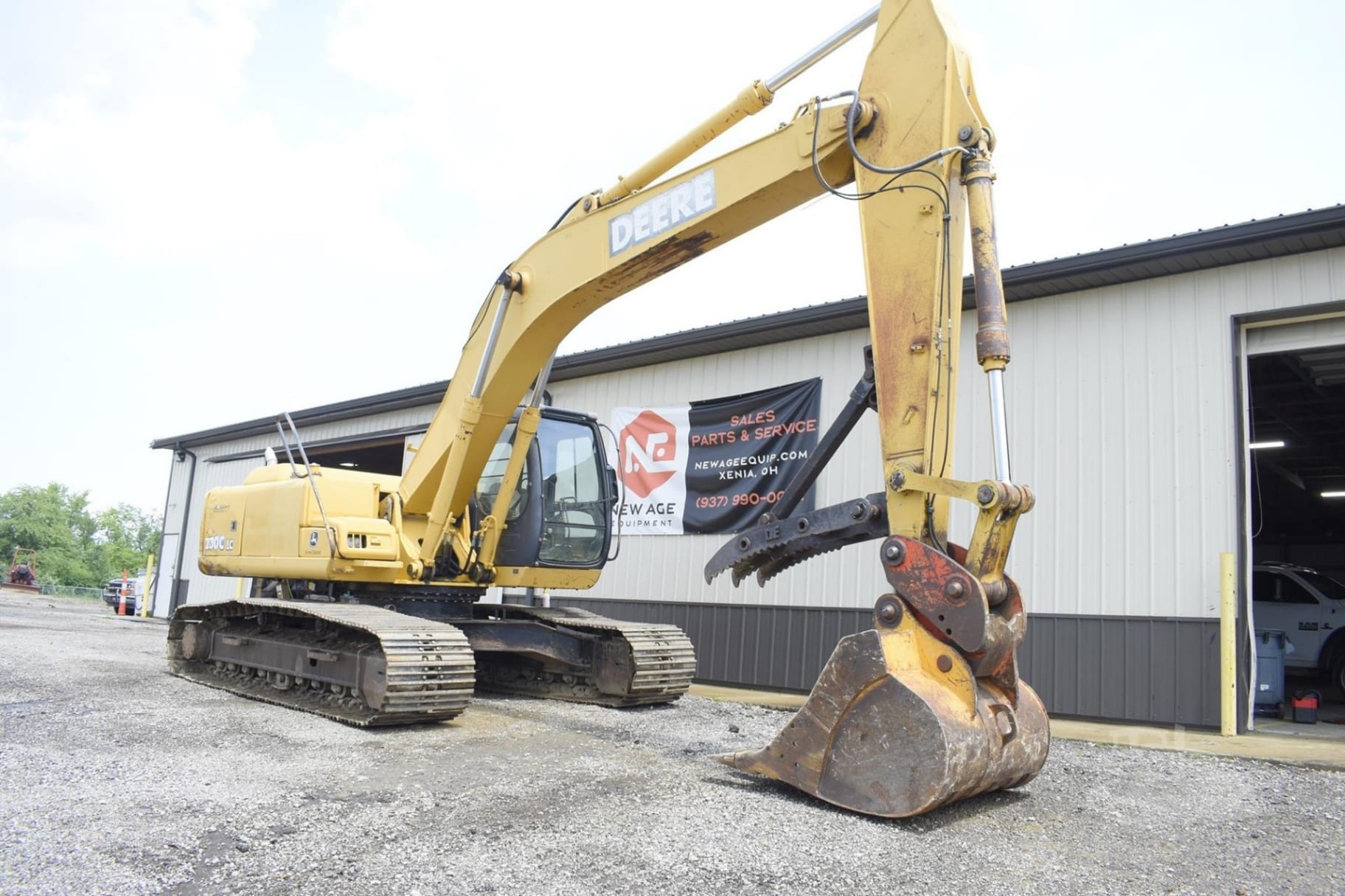 2005 John Deere 230C LC Excavators for sale in Xenia, OH - primary listing photo of 8