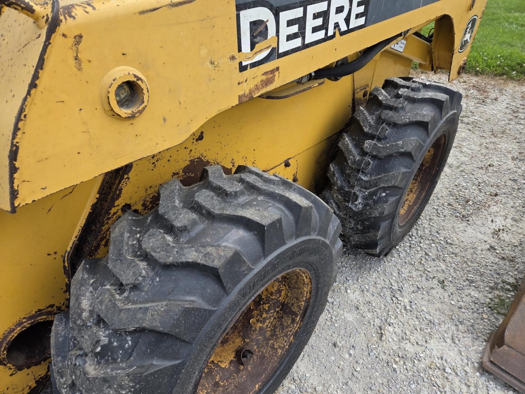 2005 John Deere 317 Skid Steer Loaders for sale in West Union, IA - listing photo 2 of 9