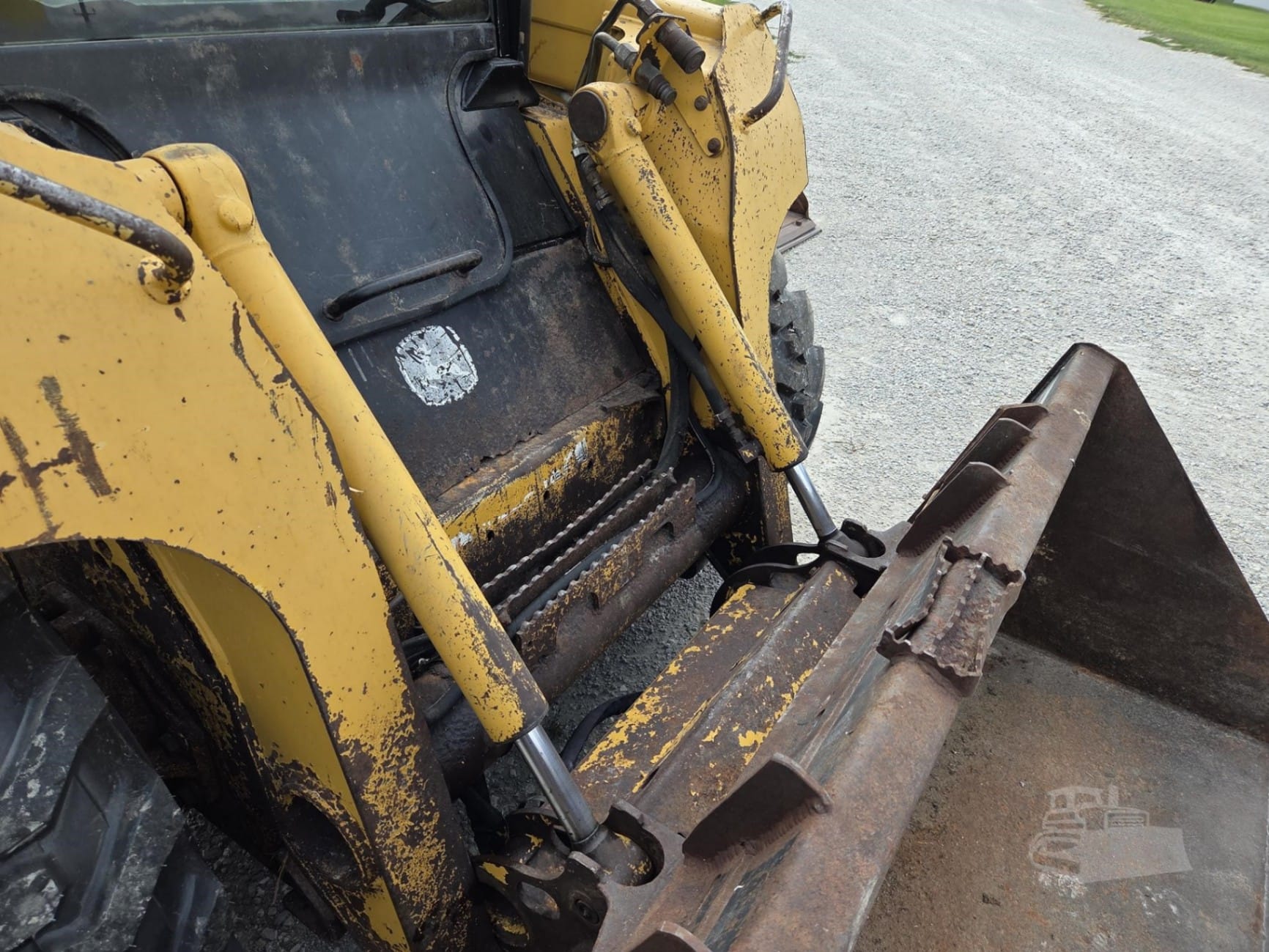 2005 John Deere 317 Skid Steer Loaders for sale in West Union, IA - listing photo 6 of 9