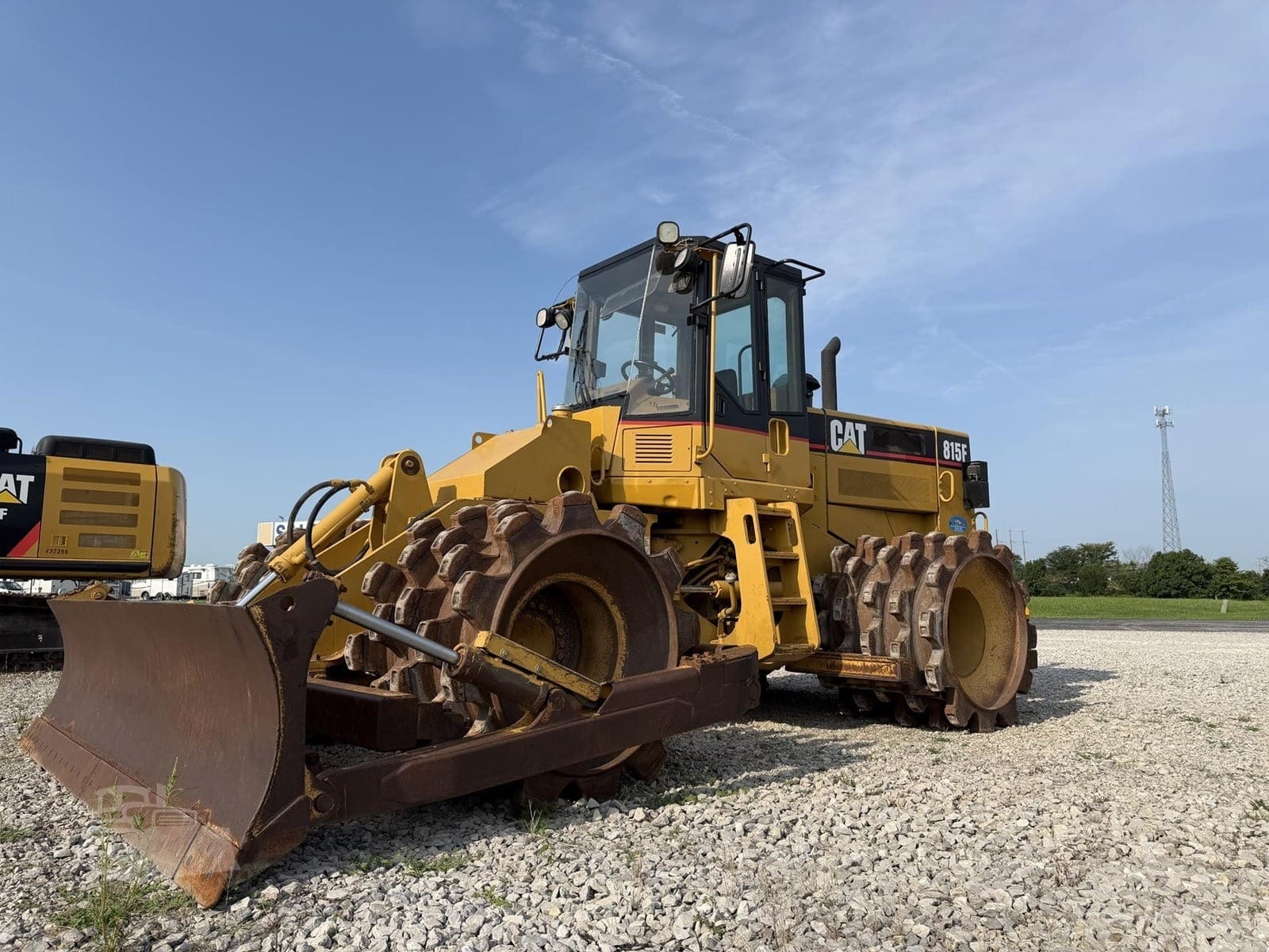 2006 Caterpillar 815F Padfoot Trench Compaction for sale in Pontoon Beach, IL - primary listing photo of 8