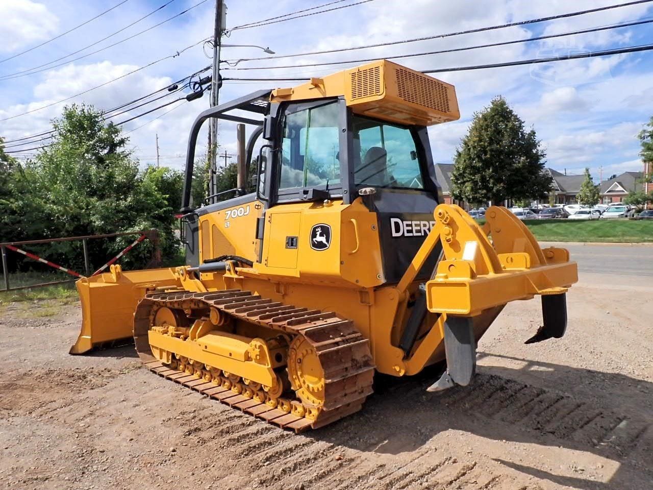 2006 John Deere 700J LT Dozers for sale in South Plainfield, NJ - listing photo 3 of 21