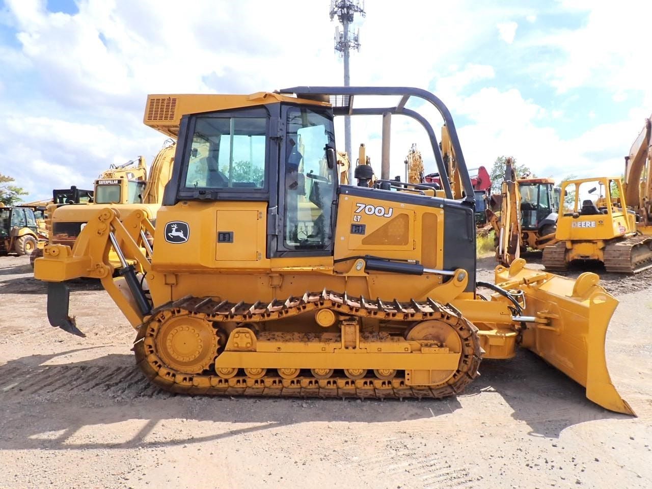 2006 John Deere 700J LT Dozers for sale in South Plainfield, NJ - listing photo 6 of 21