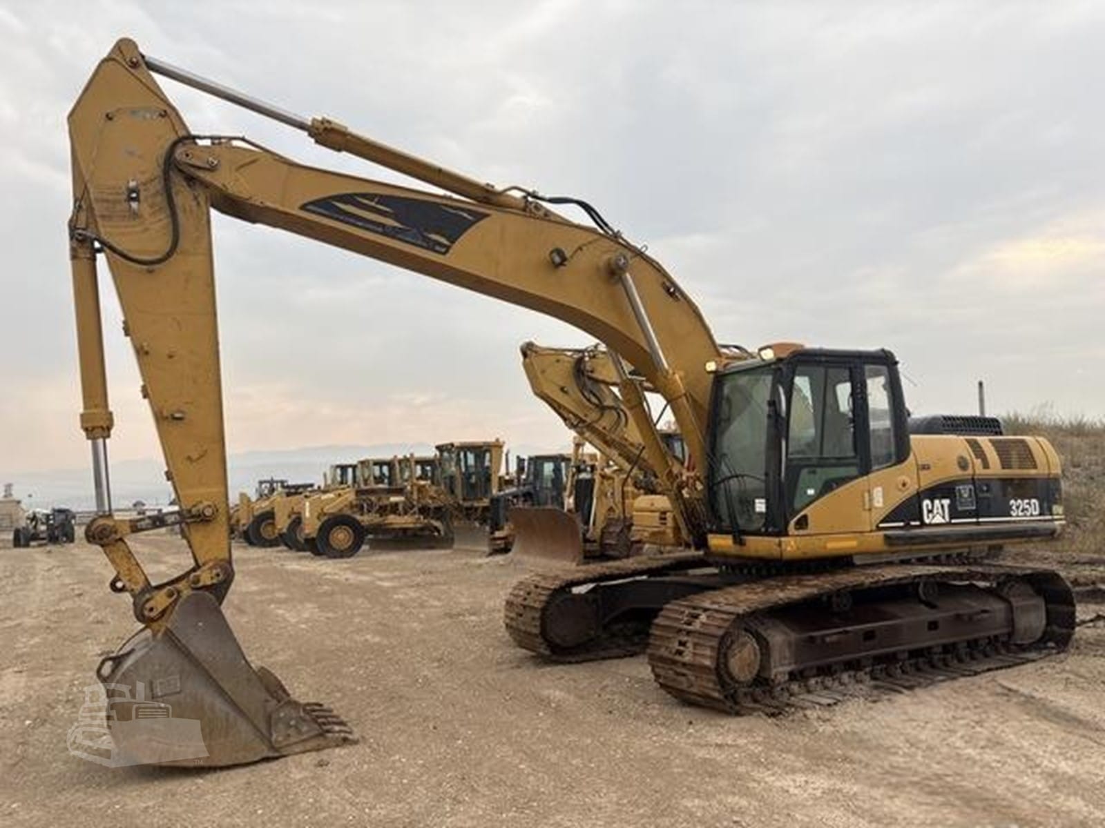 2007 Caterpillar 325DL Excavators for sale in Houston, TX - primary listing photo of 8