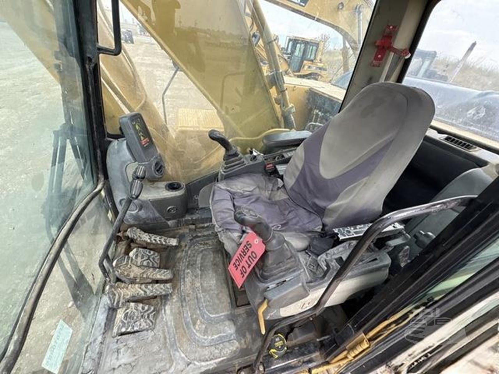 2007 Caterpillar 325DL Excavators for sale in Houston, TX - listing photo 5 of 8