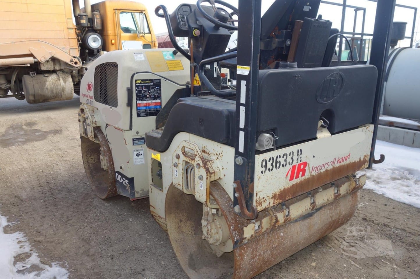 2007 Ingersoll-Rand DD29 Compaction for sale in Cedar Rapids, IA - listing photo 2 of 8