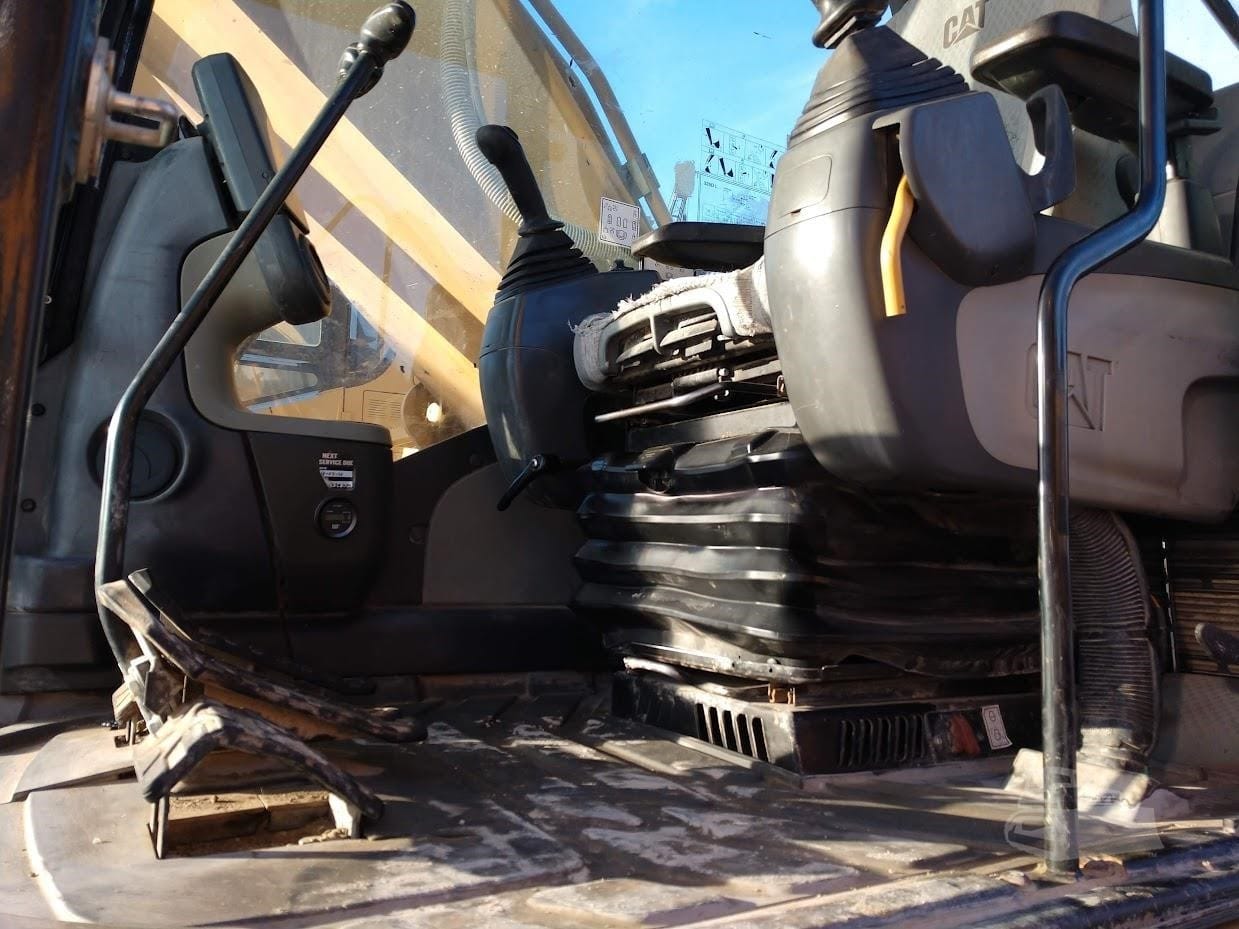 2010 Caterpillar 329DL Excavators for sale in Waterloo, NE - listing photo 7 of 8