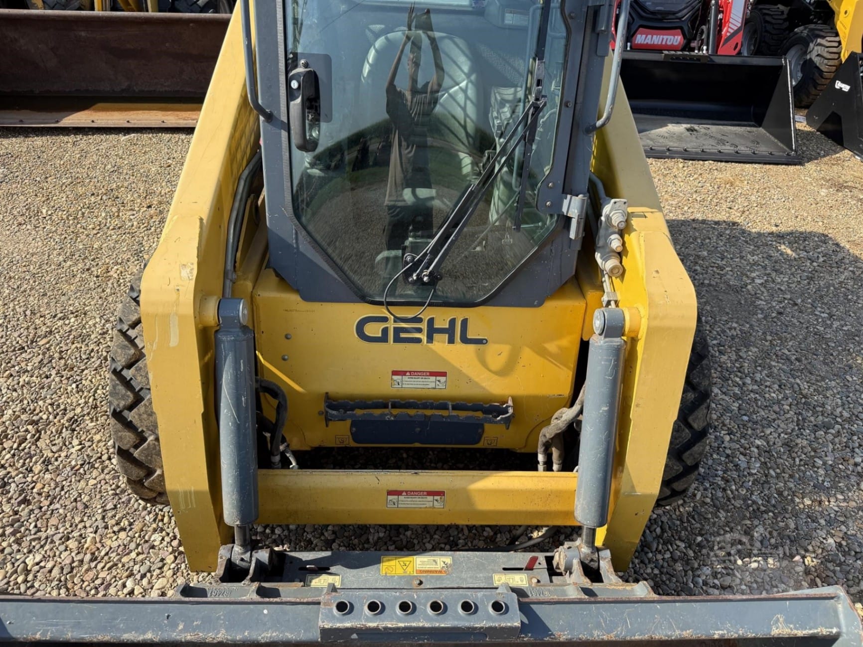 2010 Gehl V270 Skid Steer Loaders for sale in Hull, IA - listing photo 5 of 11
