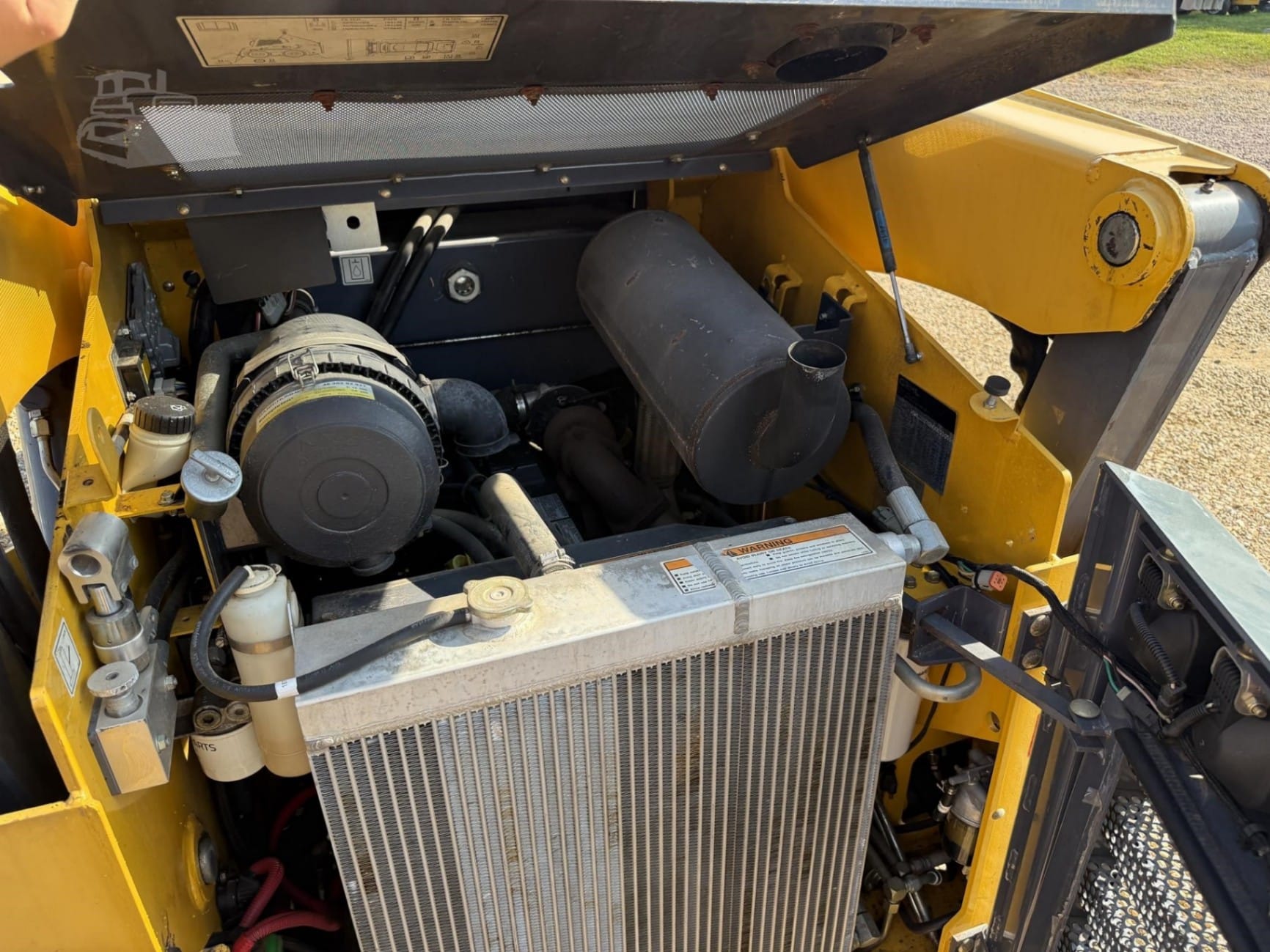 2010 Gehl V270 Skid Steer Loaders for sale in Hull, IA - listing photo 6 of 11