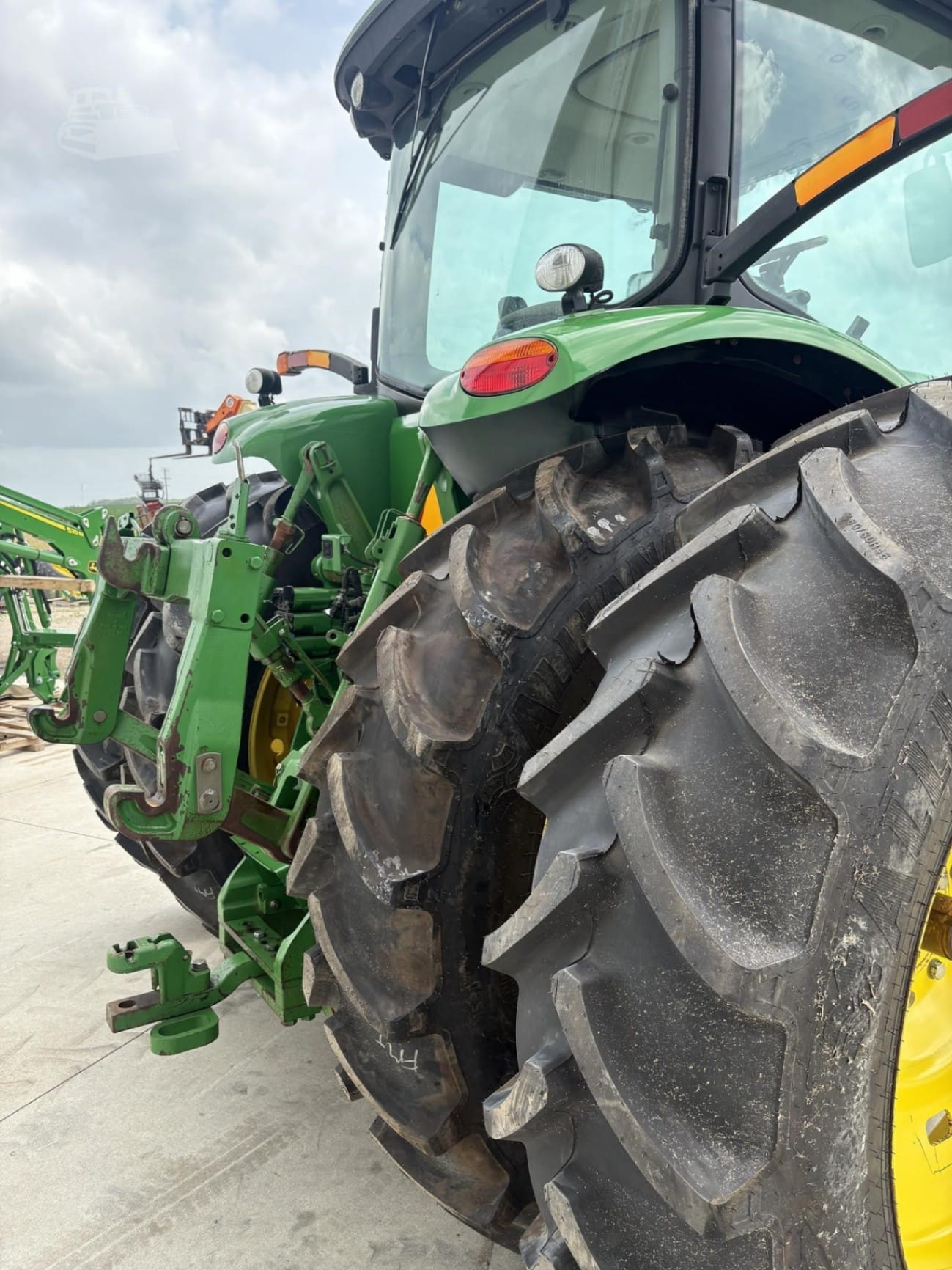 2010 John Deere 8225R Field Tractors Power for sale in Buffalo Center, IA - listing photo 5 of 18