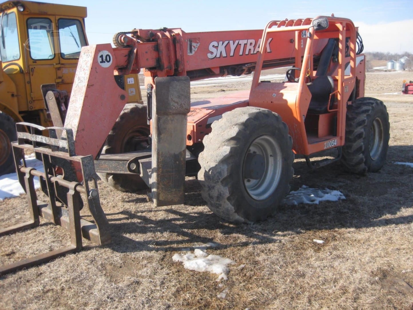 2010 SkyTrak (JLG) skytrak-jlg-10054 Telehandlers Forklifts for sale in Shellsburg, IA - primary listing photo of 10