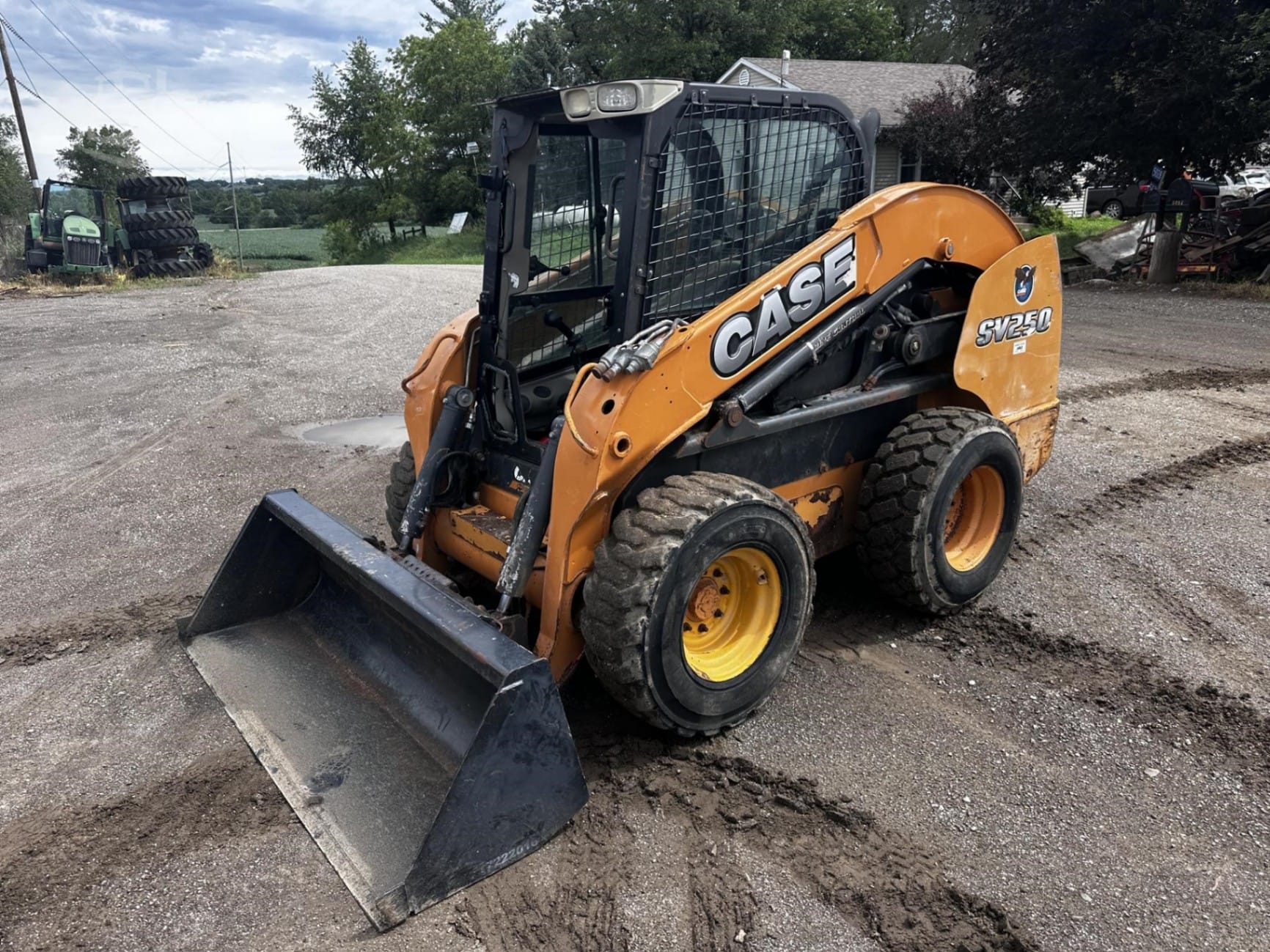 2011 CASE SV250 Skid Steer Loaders for sale in Newton, IA - listing photo 2 of 47