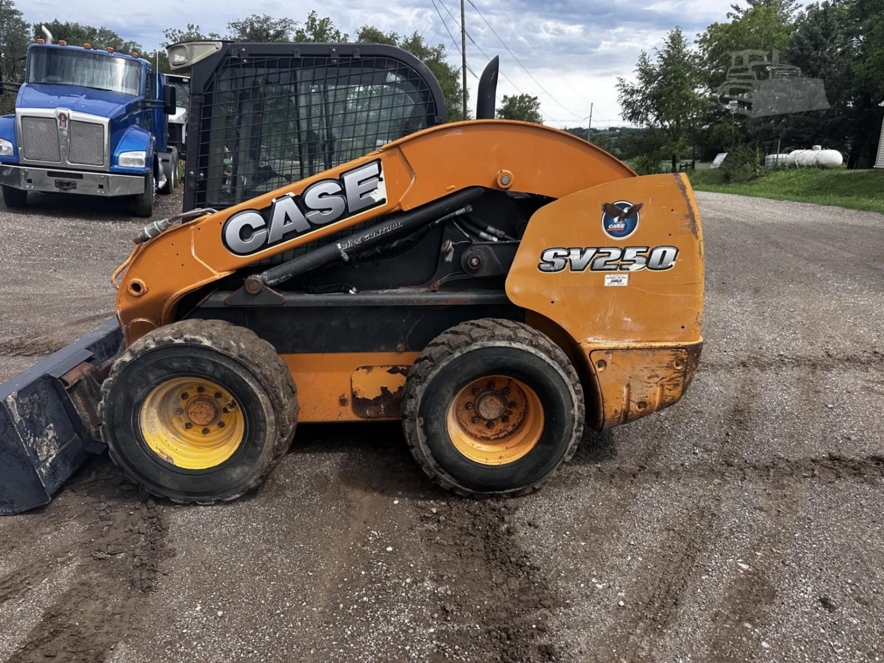 2011 CASE SV250 Skid Steer Loaders for sale in Newton, IA - listing photo 6 of 47