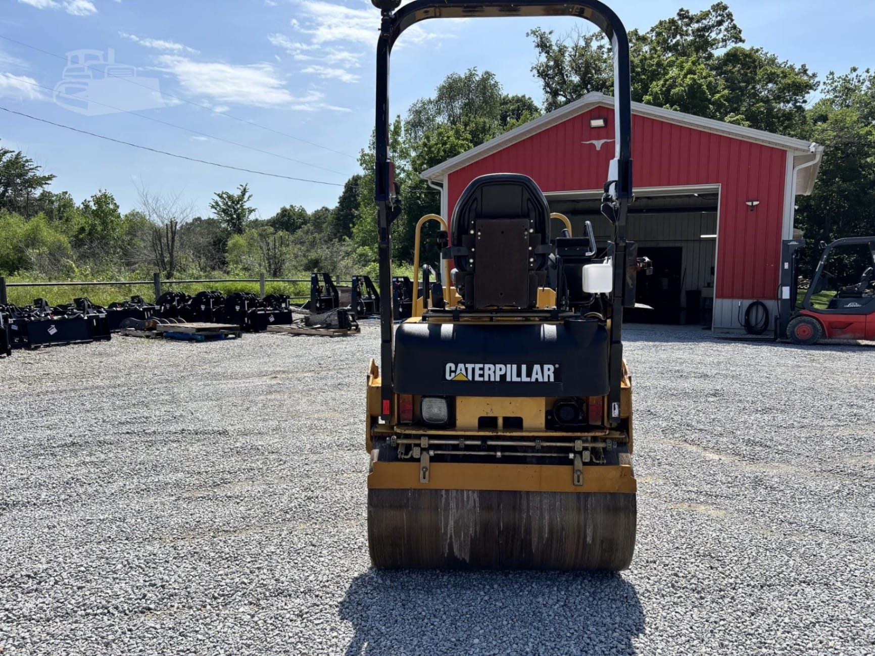 2011 Caterpillar CB24 Asphalt Rollers for sale in Jewett, IL - listing photo 7 of 8