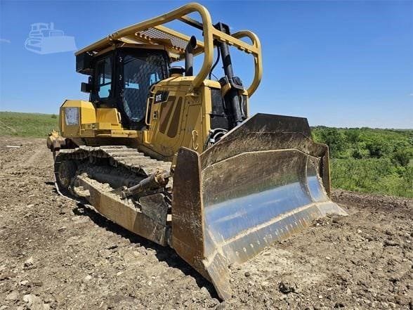 2011 Caterpillar D7E Dozers for sale in Wamego, KS - listing photo 3 of 8