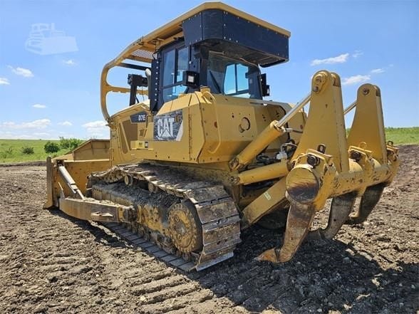2011 Caterpillar D7E Dozers for sale in Wamego, KS - listing photo 6 of 8