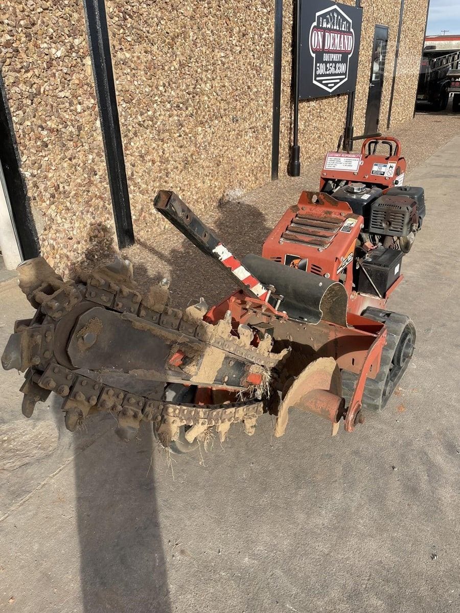 2012 Ditch Witch RT12 Trenchers for sale in Woodward, OK - listing photo 4 of 8