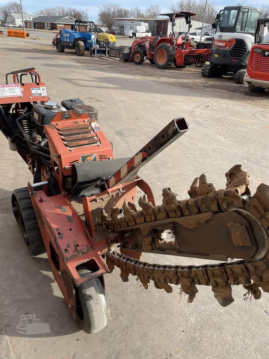 2012 Ditch Witch RT12 Trenchers for sale in Woodward, OK - listing photo 6 of 8
