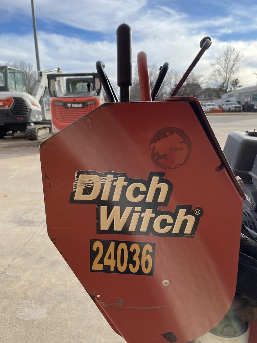 2012 Ditch Witch RT12 Trenchers for sale in Woodward, OK - listing photo 7 of 8