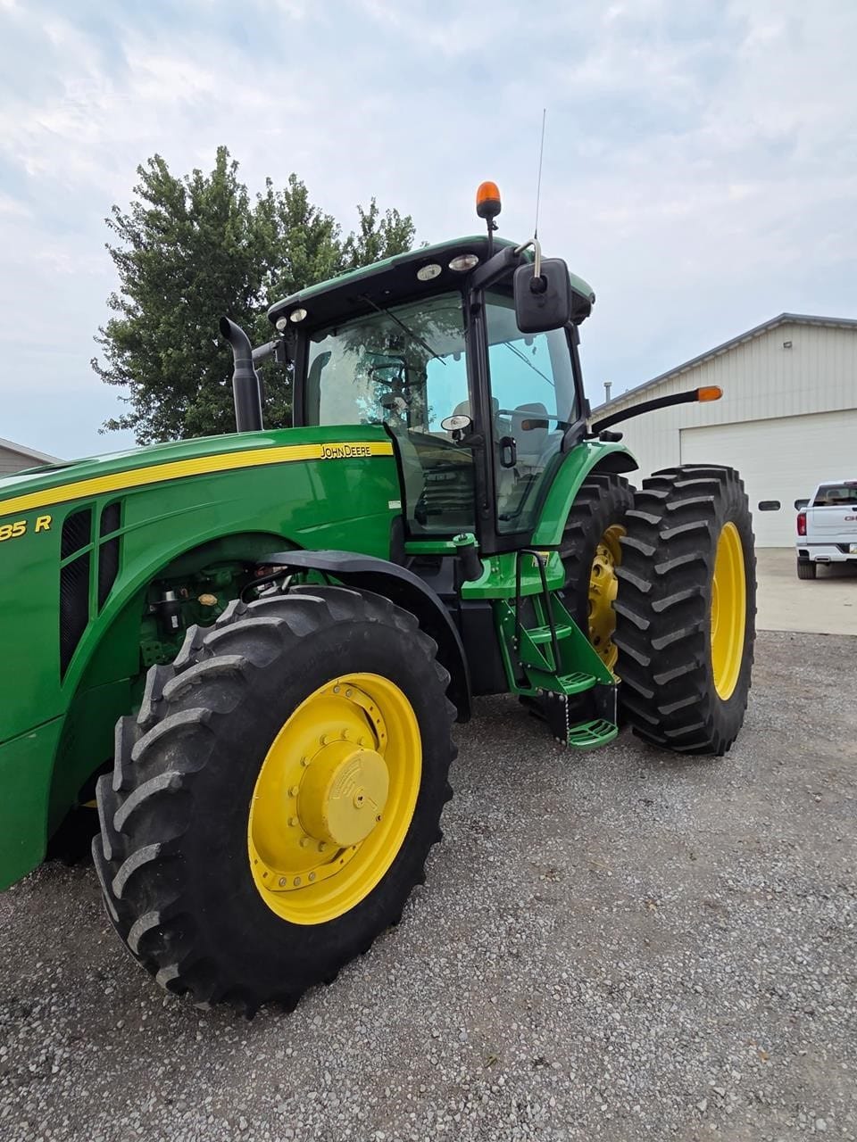 2012 John Deere 8285R Field Tractors Power for sale in Williamsburg, IA - listing photo 2 of 10