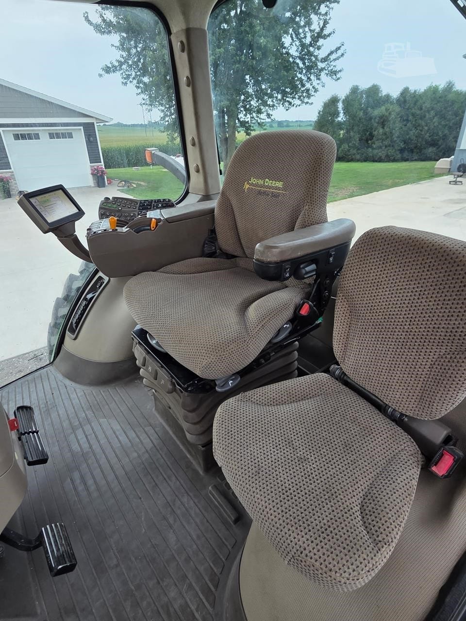 2012 John Deere 8285R Field Tractors Power for sale in Williamsburg, IA - listing photo 7 of 10