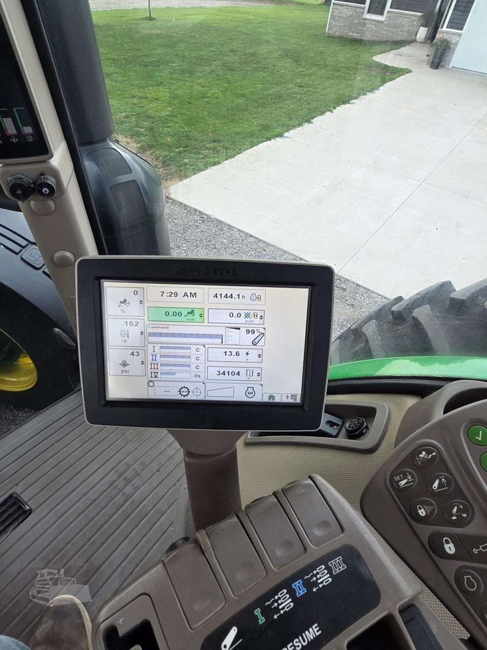 2012 John Deere 8285R Field Tractors Power for sale in Williamsburg, IA - listing photo 8 of 10