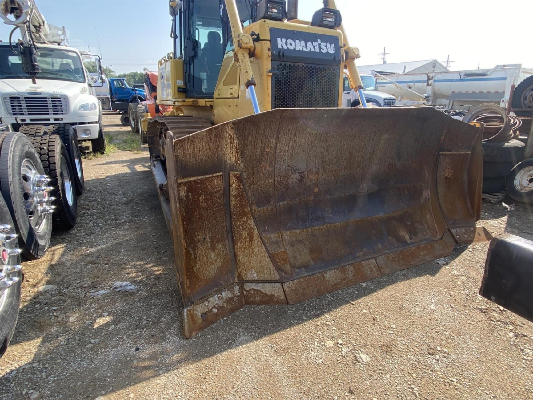 2012 Komatsu D65EX-17 Dozers for sale in Wamego, KS - listing photo 3 of 8