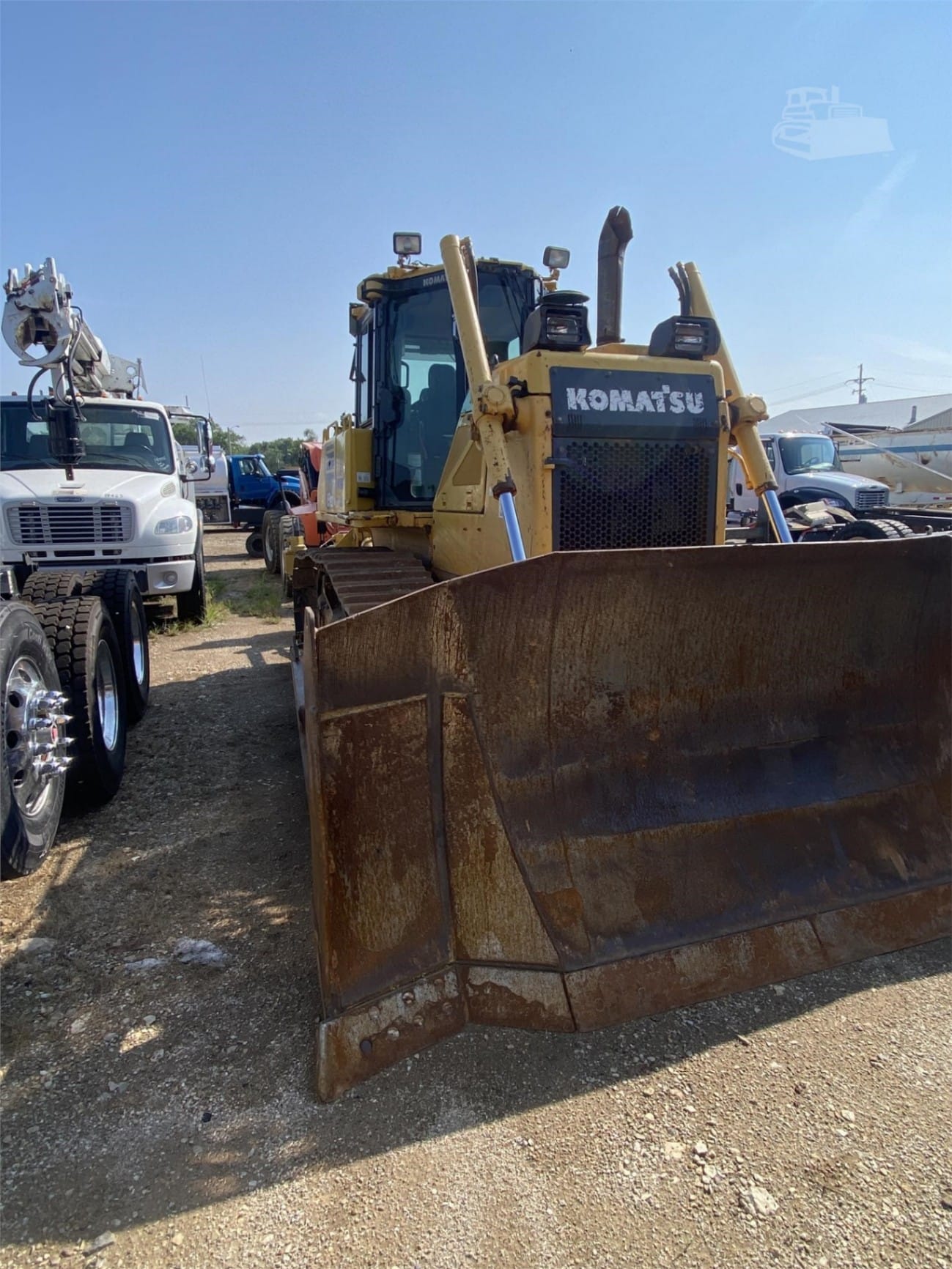 2012 Komatsu D65EX-17 Dozers for sale in Wamego, KS - listing photo 4 of 8