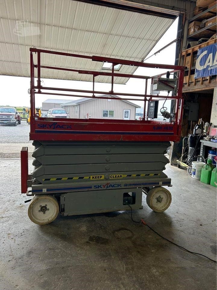 2012 Skyjack skyjack-sj4632 Scissor Lift Electric for sale in Mount Ayr, IA - listing photo 4 of 8