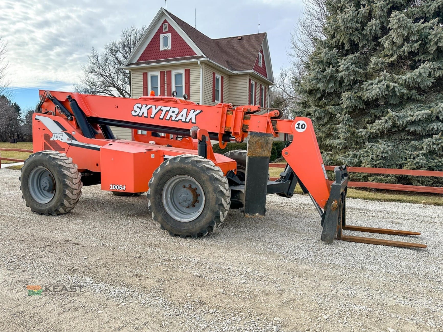 2012 SkyTrak (JLG) skytrak-jlg-10054 Telehandlers Forklifts for sale in Henderson, IA - listing photo 2 of 27