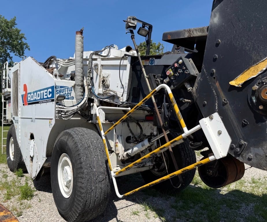 2013 Astec (Roadtec) SB2500E Material Transfer Widening for sale in City, OH - listing photo 3 of 4